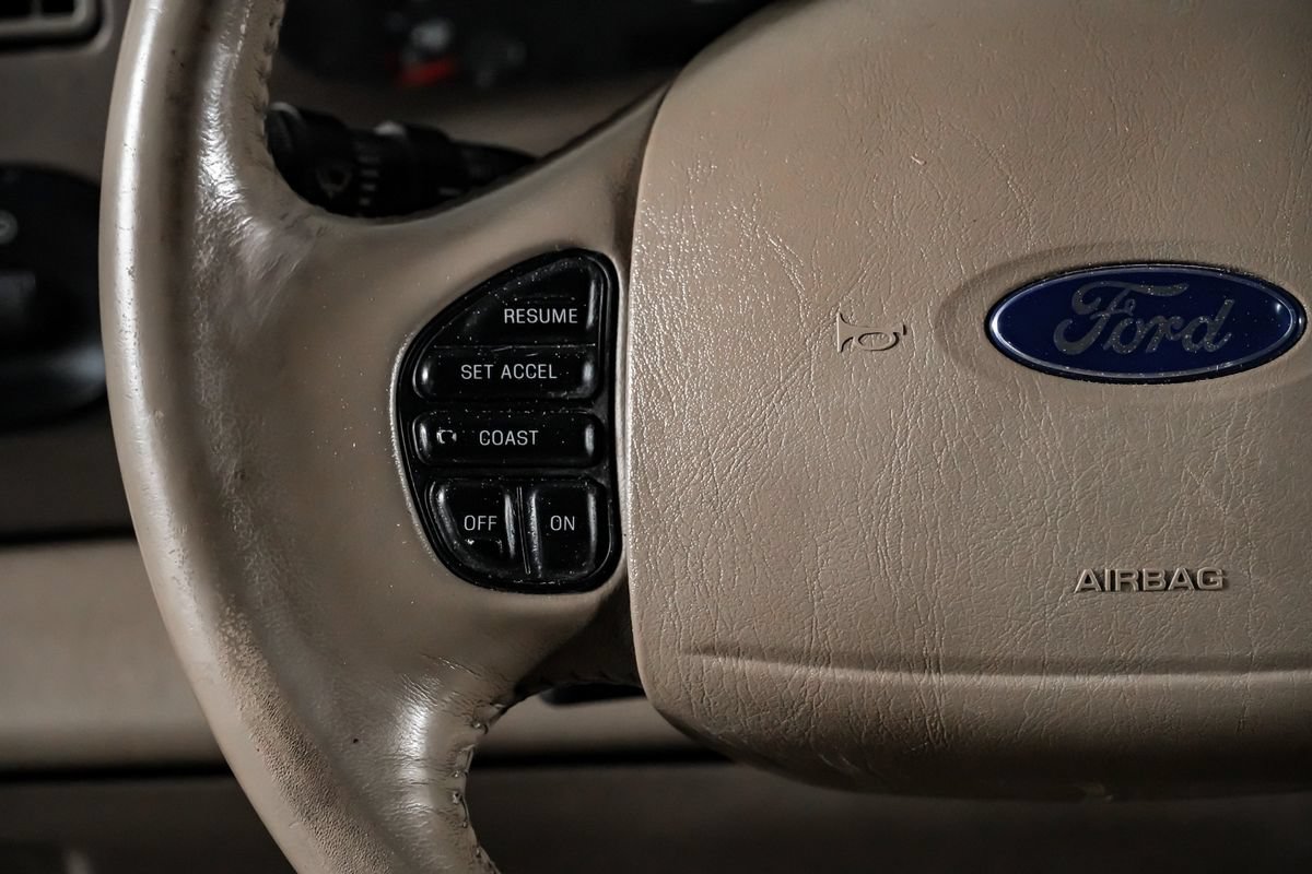 Used 2004 Ford Excursion Limited AWD/4WD image 17