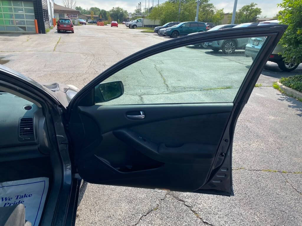 Used 2012 Nissan Altima 2.5 S FWD image 11