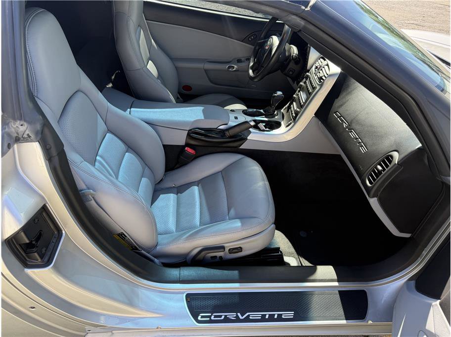 Used 2005 Chevrolet Corvette Coupe w/ Preferred Equipment Group image 16