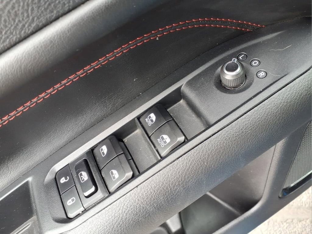 Used 2025 Jeep Compass Trailhawk AWD/4WD image 17