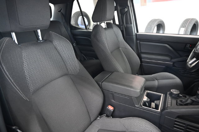 Used 2025 Toyota 4Runner SR5 AWD/4WD image 9