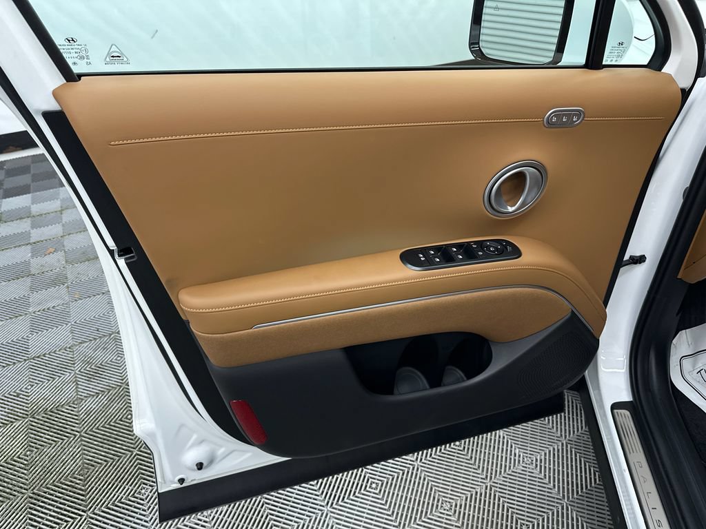 Used 2026 Hyundai Palisade Calligraphy FWD image 11