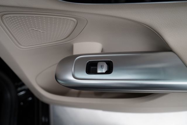 Used 2025 Mercedes-Benz C 300 4MATIC Sedan image 56