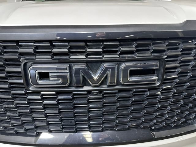 Used 2024 GMC Yukon XL Denali Ultimate image 9