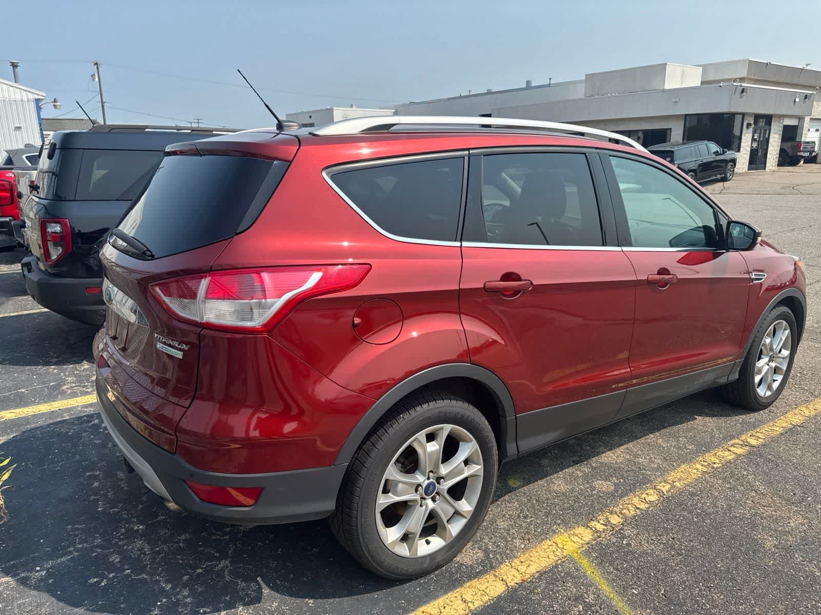 Used 2015 Ford Escape Titanium FWD image 28