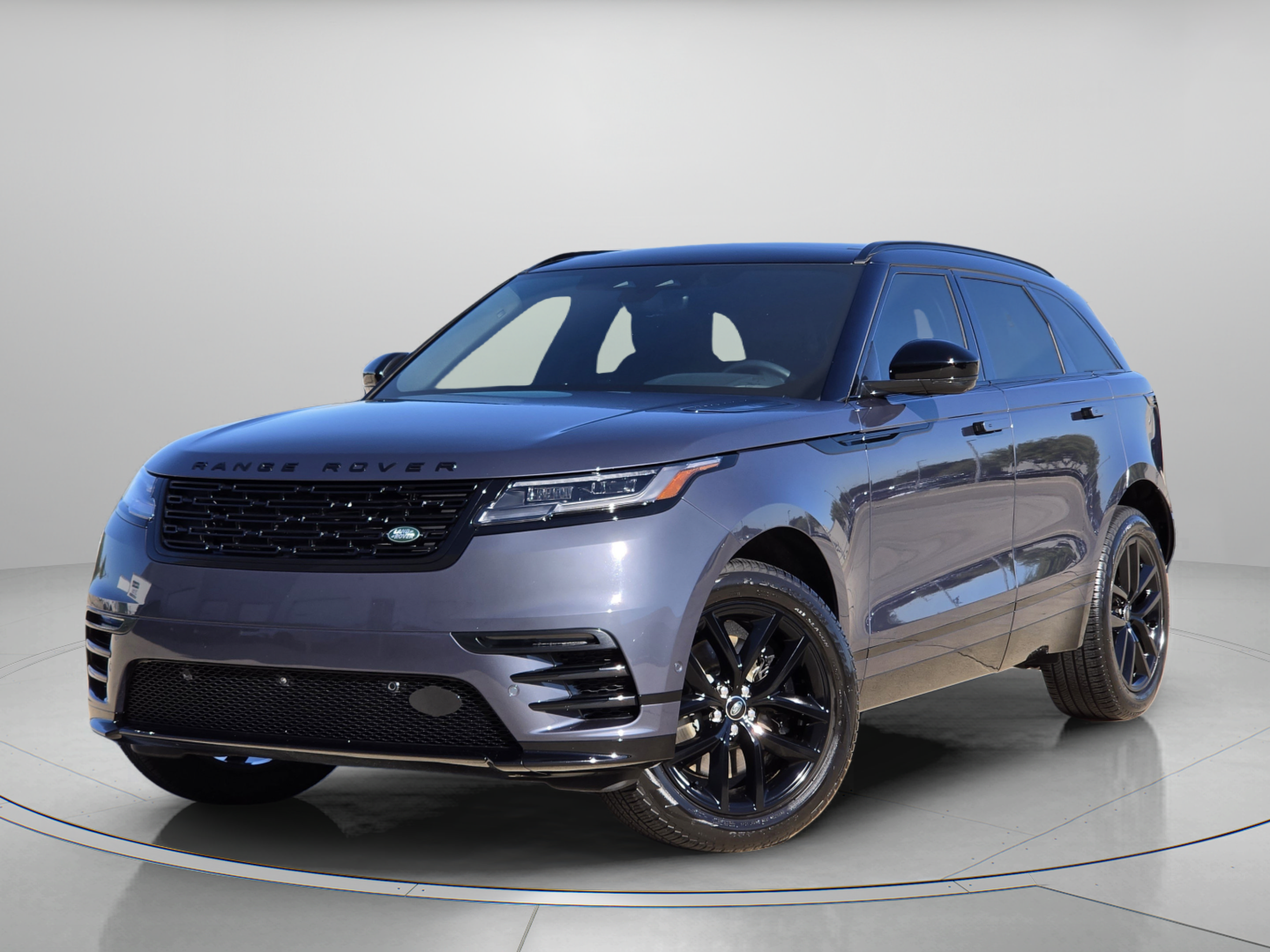 Certified 2026 Land Rover Range Rover Velar Dynamic SE AWD/4WD image 1