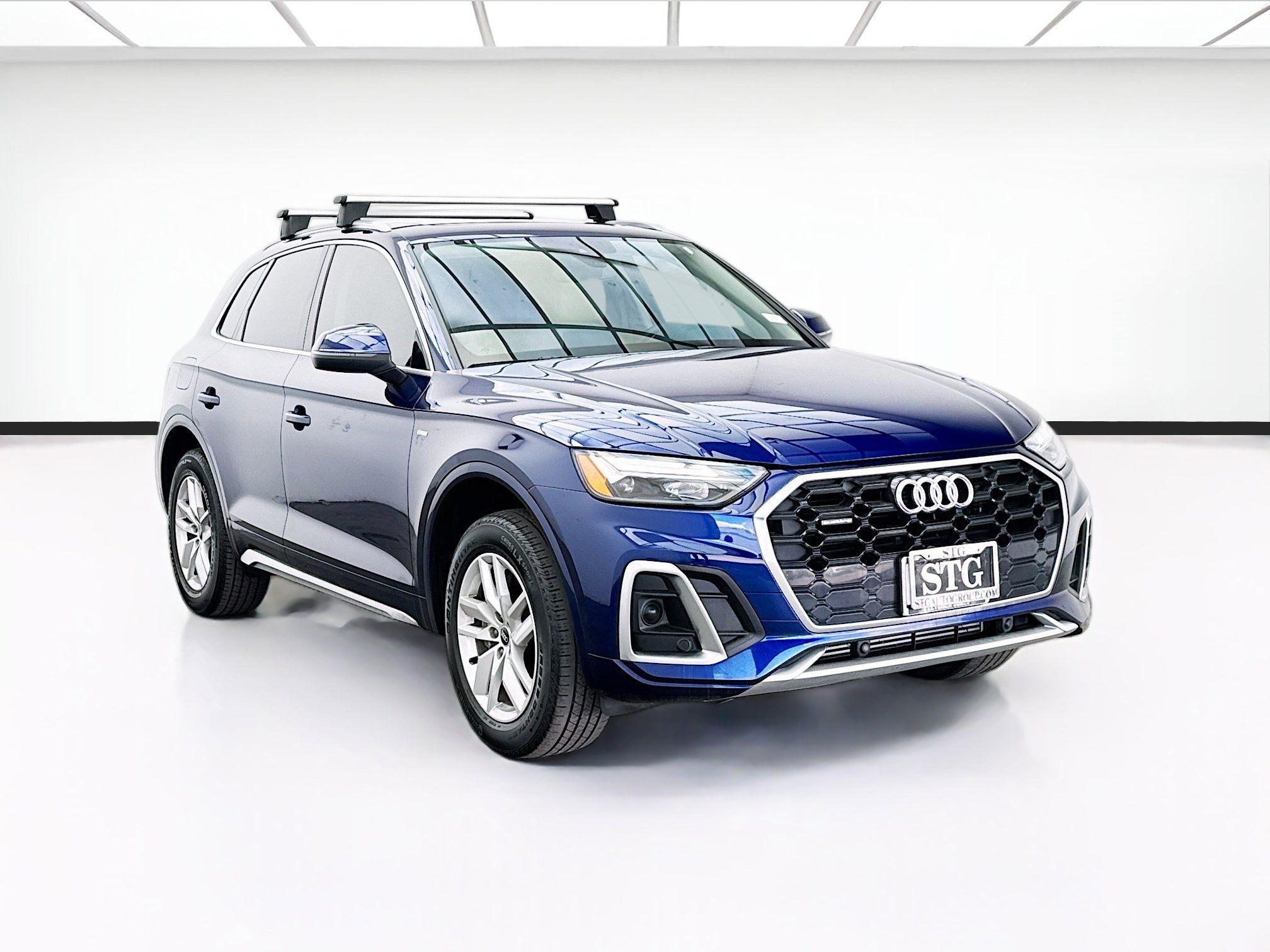 Used 2023 Audi Q5 2.0T Premium w/ Convenience Package AWD/4WD image 3