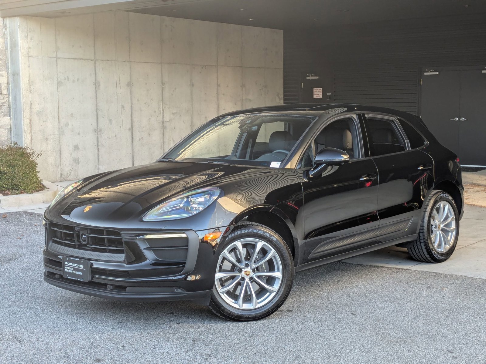 Used 2025 Porsche Macan