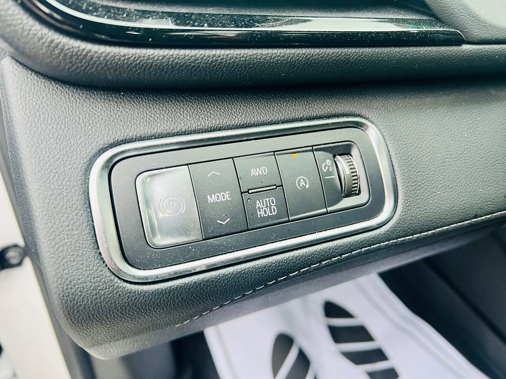 Used 2025 Buick Enclave Avenir w/ Super Cruise Package image 32