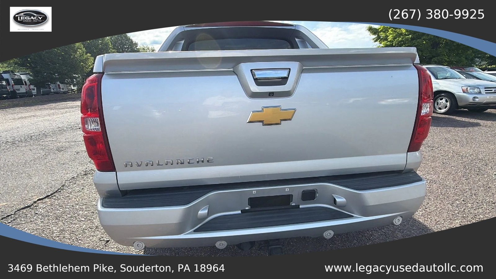 Used 2012 Chevrolet Avalanche LTZ AWD/4WD image 11