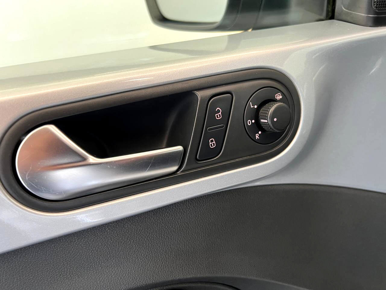 Used 2013 Volkswagen Beetle 2.5 image 19