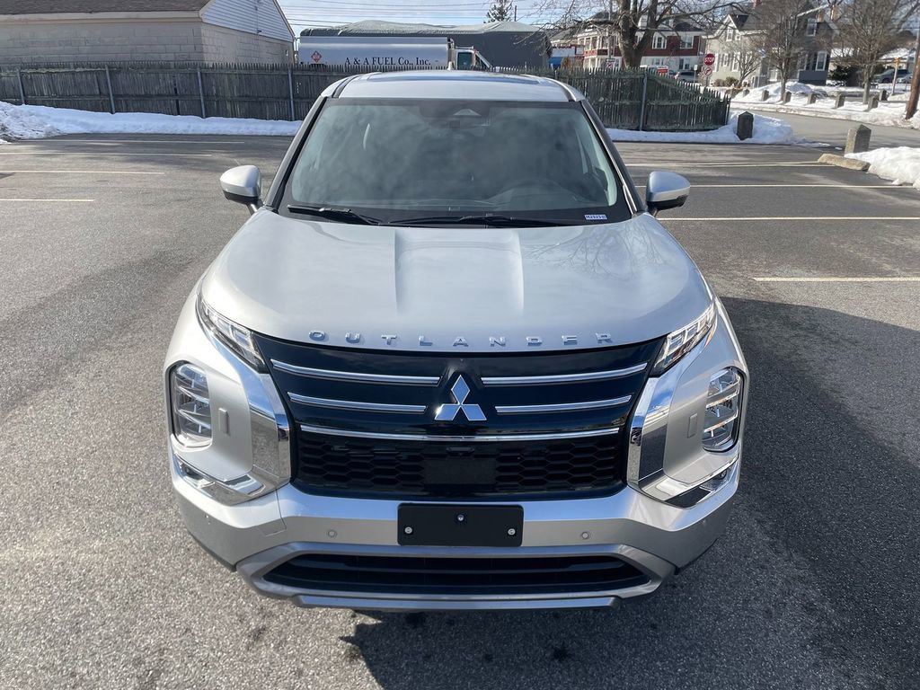 New 2026 Mitsubishi Outlander SE image 3