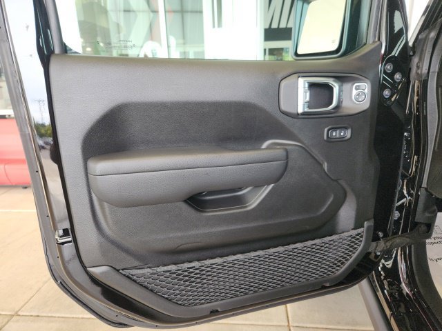 Used 2025 Jeep Gladiator Sport AWD/4WD image 16