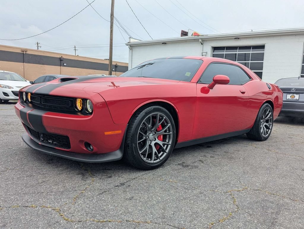 Used 2016 Dodge Challenger SRT w/ Technology Group RWD image 8