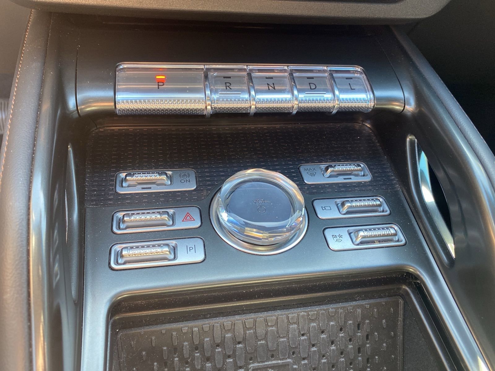 Certified 2024 Lincoln Nautilus Reserve w/ Equipment Group 203A AWD/4WD image 17