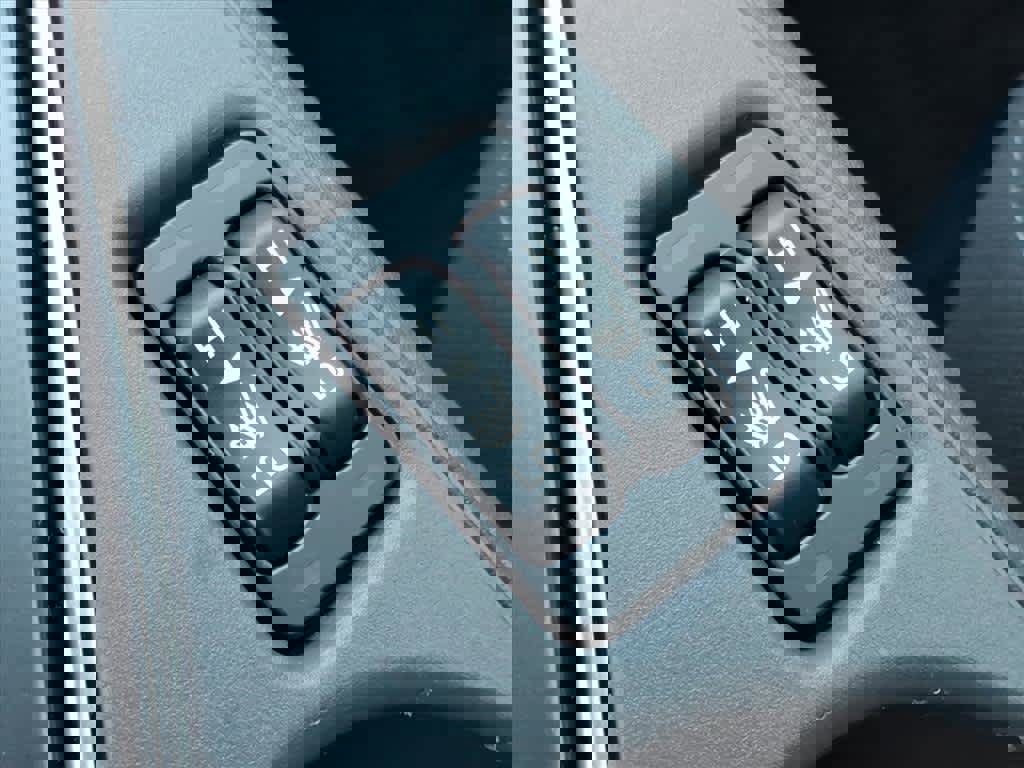 Certified 2025 Subaru Crosstrek 2.0i Premium image 40