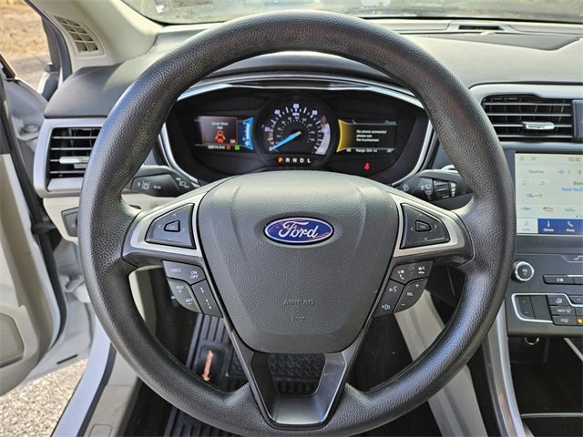 Used 2020 Ford Fusion SE image 25