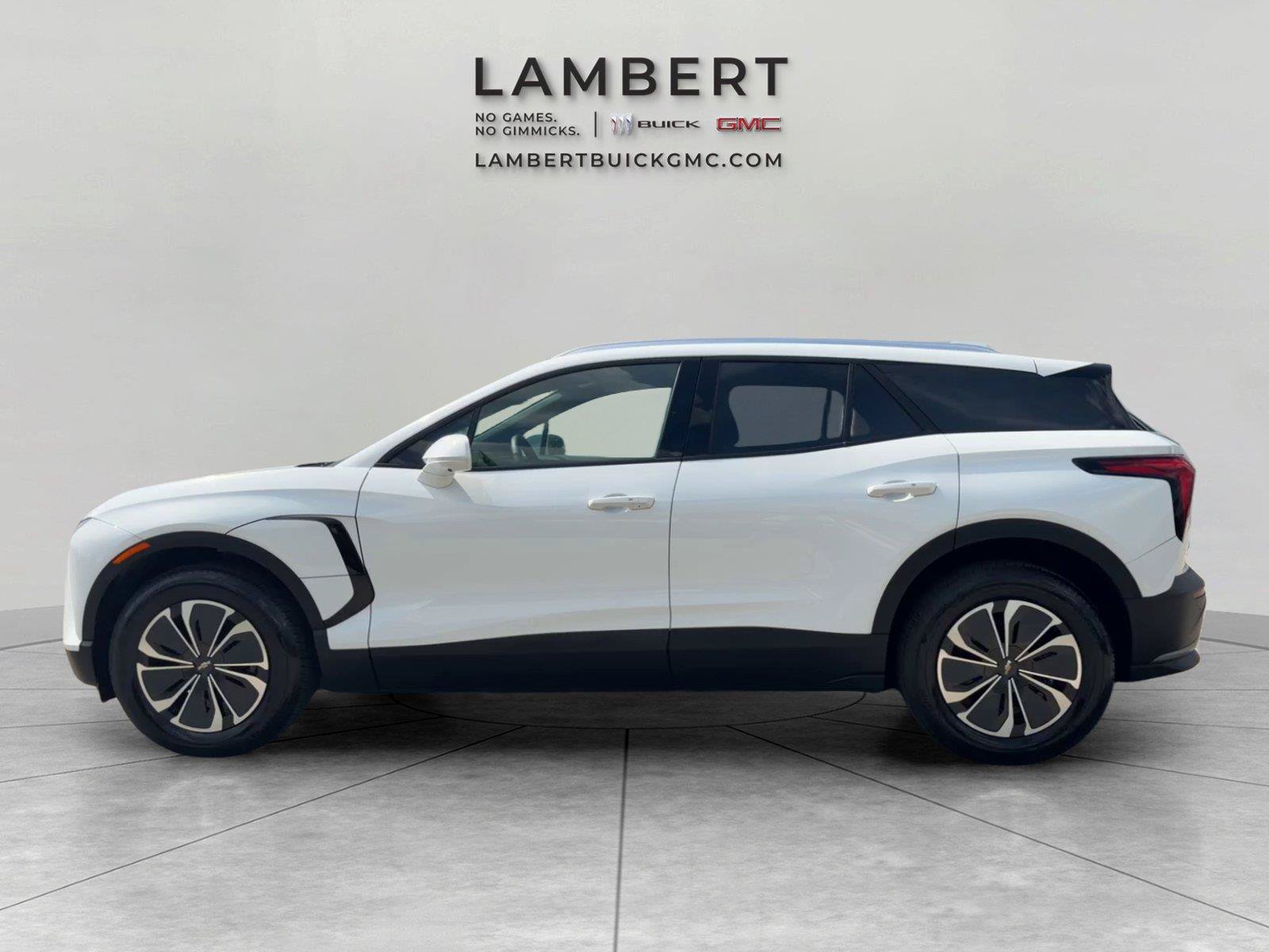 Used 2025 Chevrolet Blazer EV LT FWD image 2