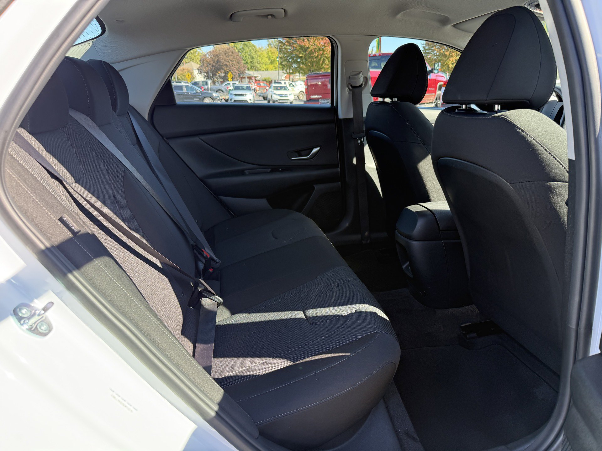 Used 2025 Hyundai Elantra SE FWD image 25