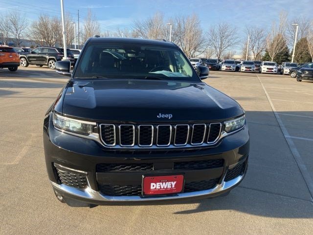 Used 2023 Jeep Grand Cherokee L Limited AWD/4WD image 2