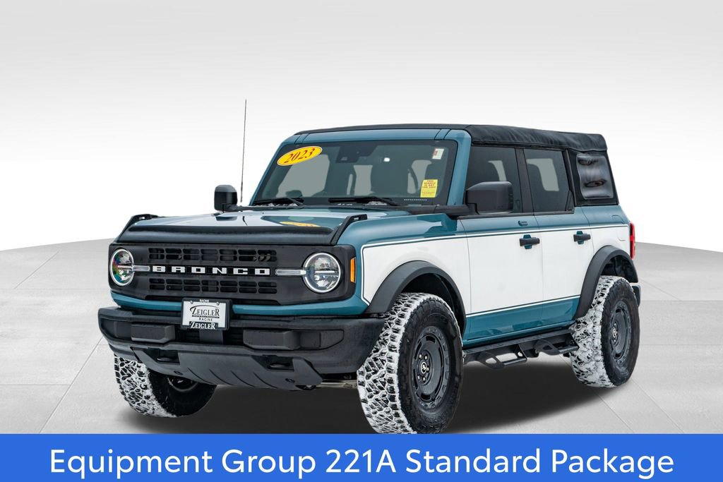 Used 2023 Ford Bronco Base image 3