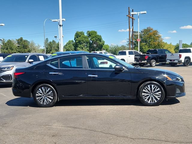 Certified 2025 Nissan Altima 2.5 SV FWD image 2