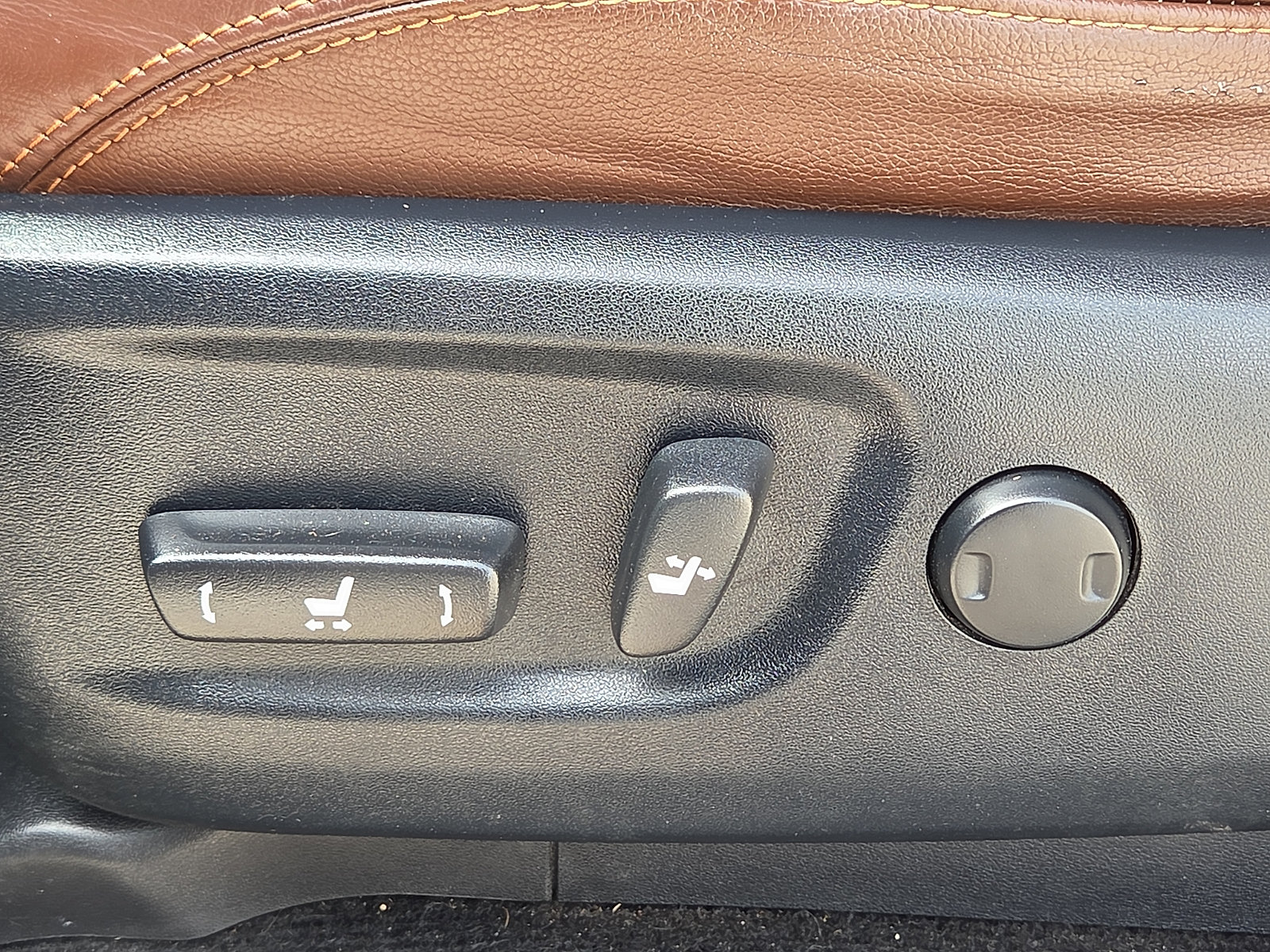 Used 2019 Toyota 4Runner Limited AWD/4WD image 14