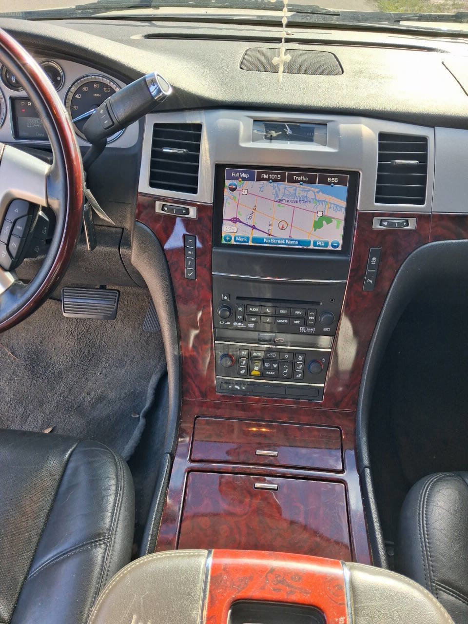 Used 2013 Cadillac Escalade Luxury RWD image 16