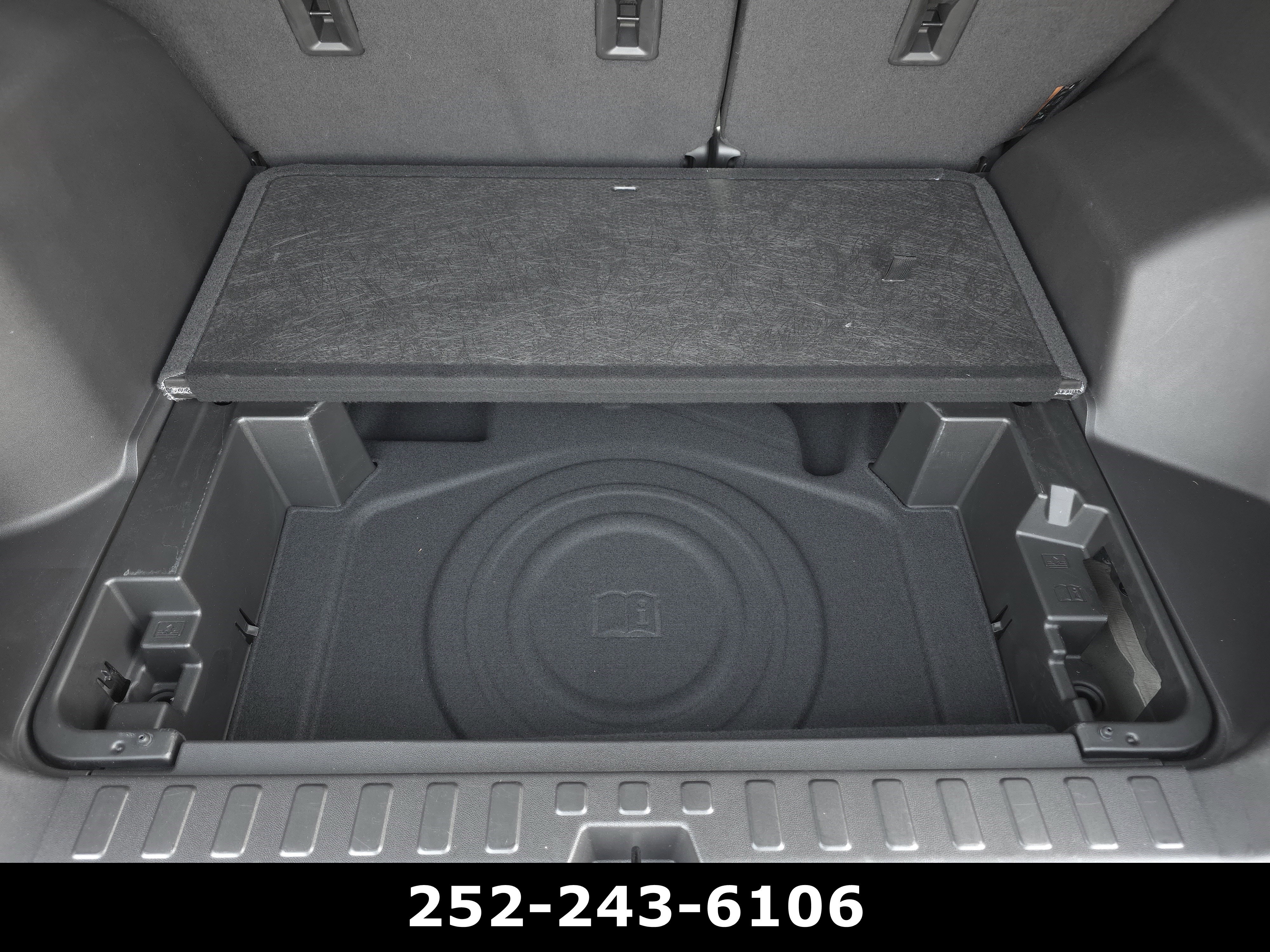 Used 2024 Chevrolet Equinox LS w/ Midnight Edition image 29