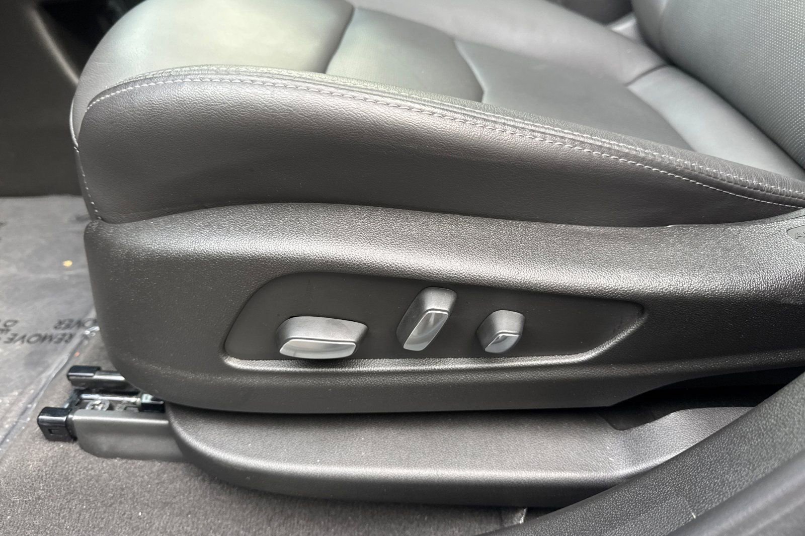 Used 2025 Cadillac XT5 Premium Luxury w/ LPO, Red Accent Package image 12