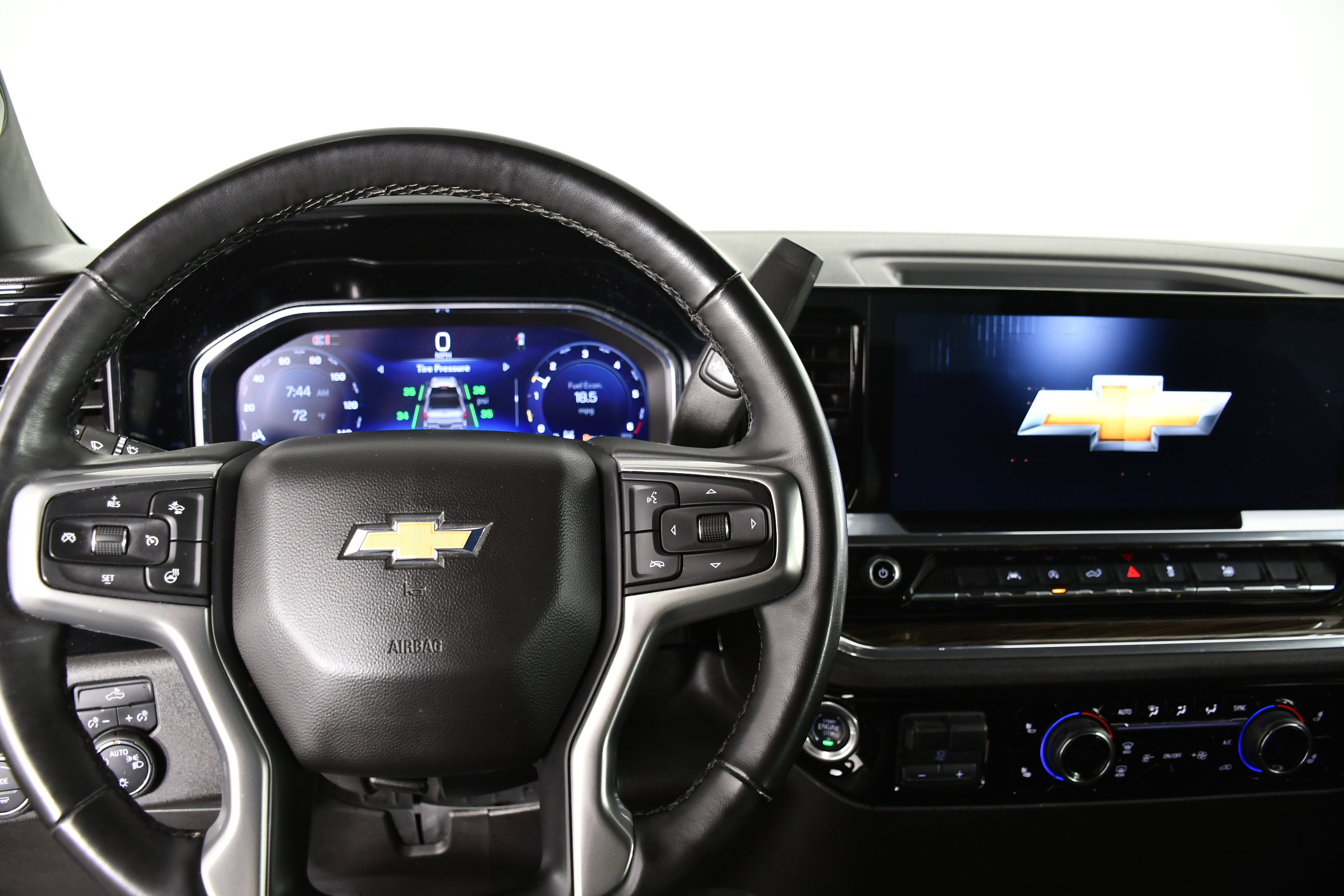 Used 2025 Chevrolet Silverado 1500 LT image 17