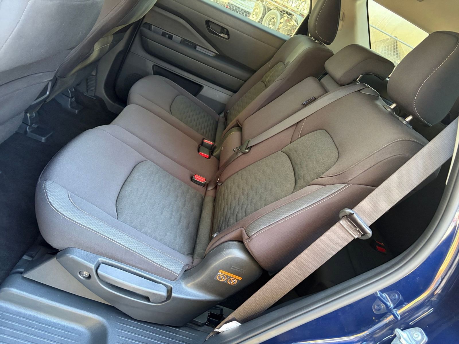 Used 2025 Nissan Pathfinder SV image 24