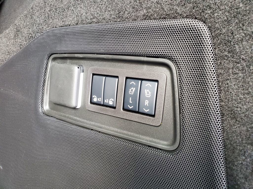 Certified 2025 Cadillac Escalade Sport image 50