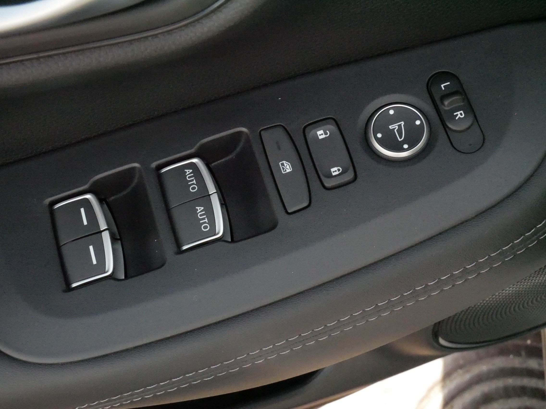 Certified 2026 Honda HR-V EX-L image 19