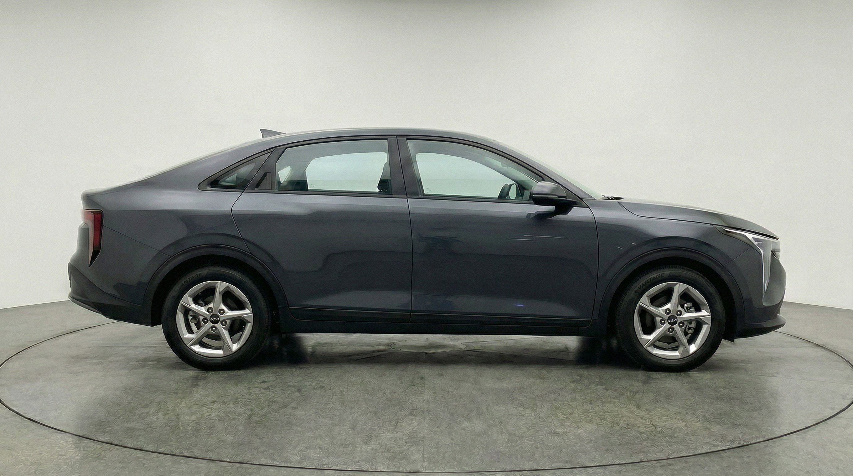 Used 2025 Kia K4 FWD image 11
