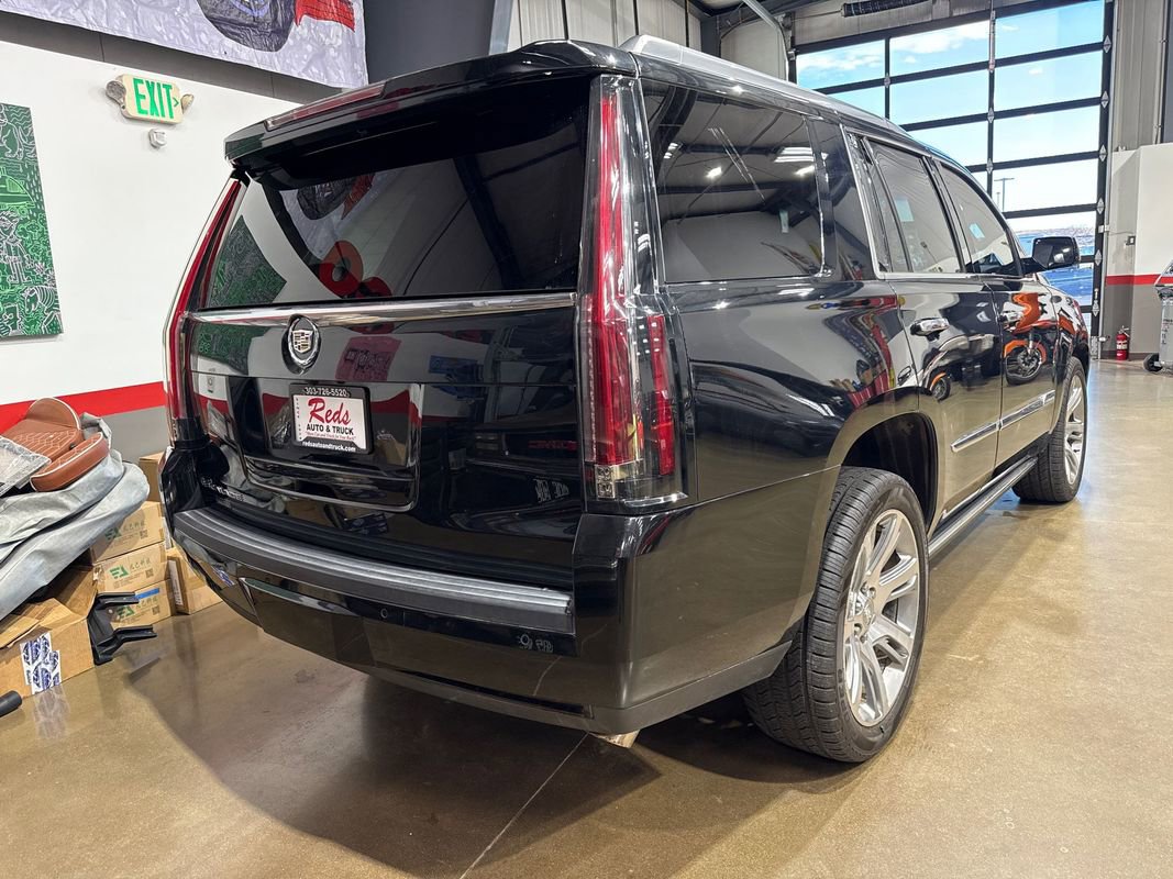 Used 2015 Cadillac Escalade Premium image 24