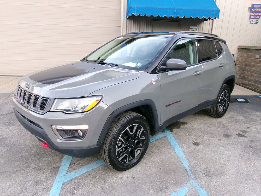 Used 2019 Jeep Compass Trailhawk image 1
