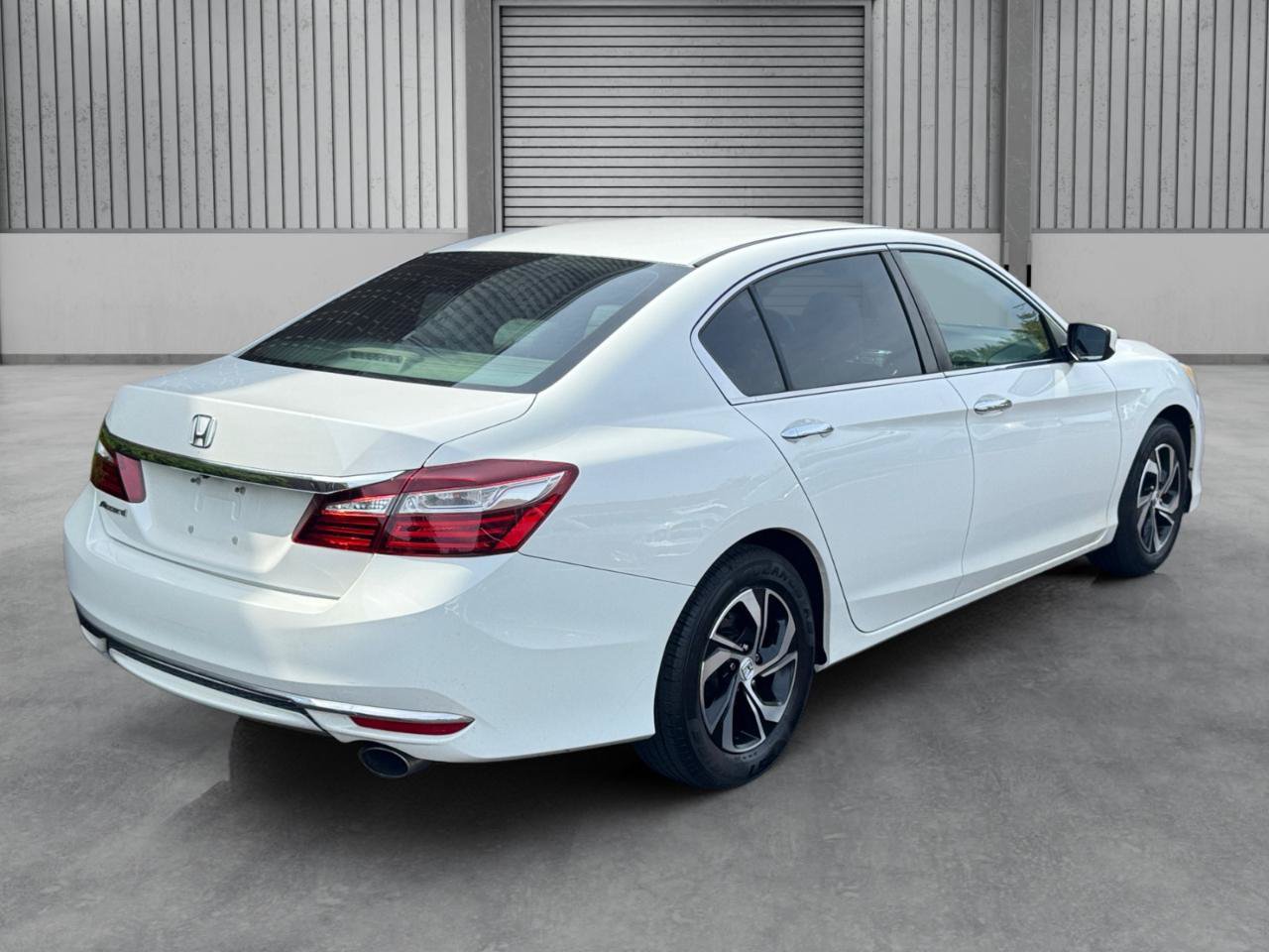 Used 2017 Honda Accord LX image 32