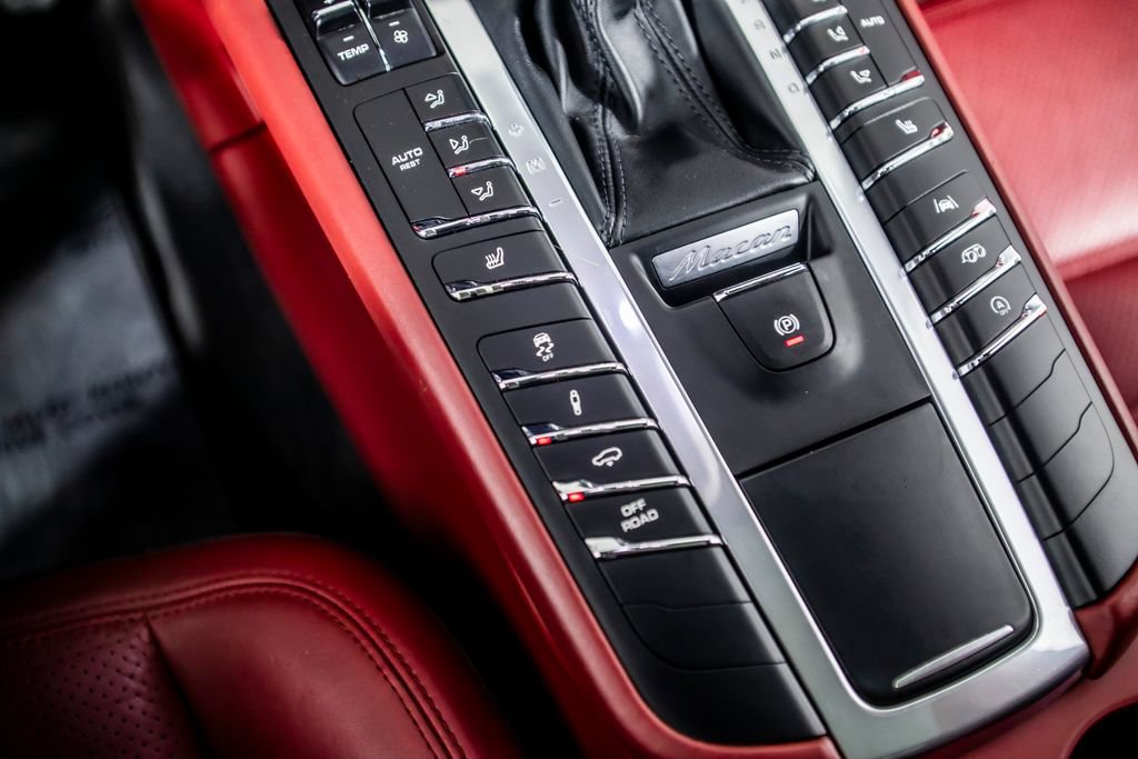 Used 2021 Porsche Macan GTS AWD/4WD image 31