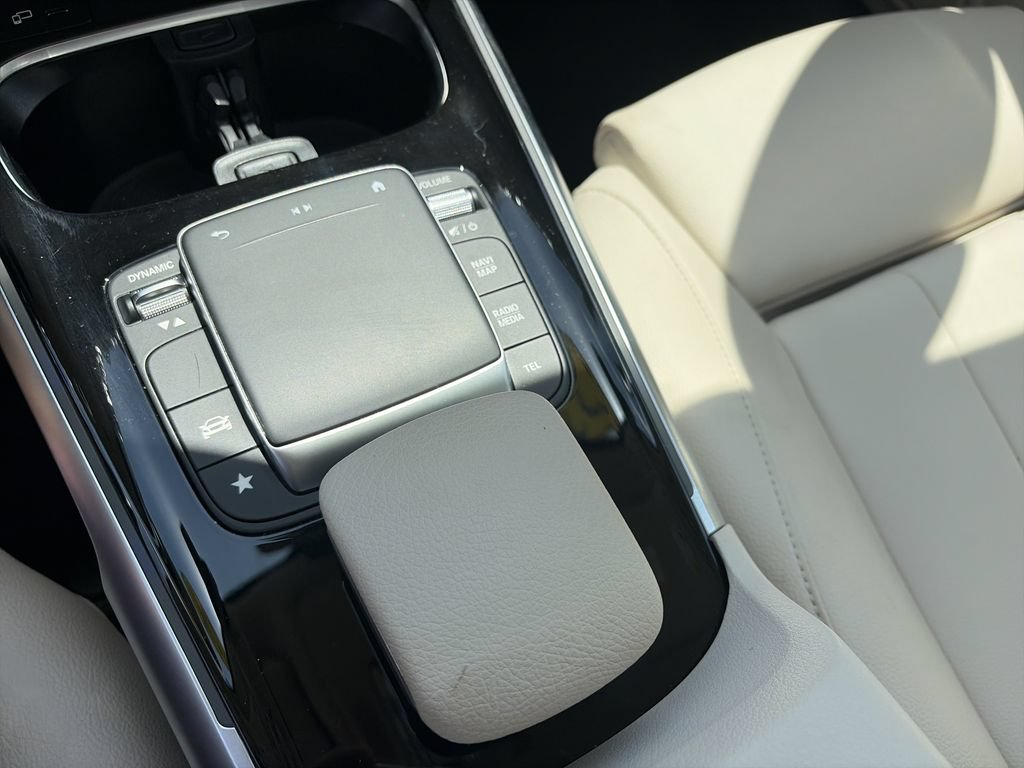 Used 2022 Mercedes-Benz GLB 250 image 28