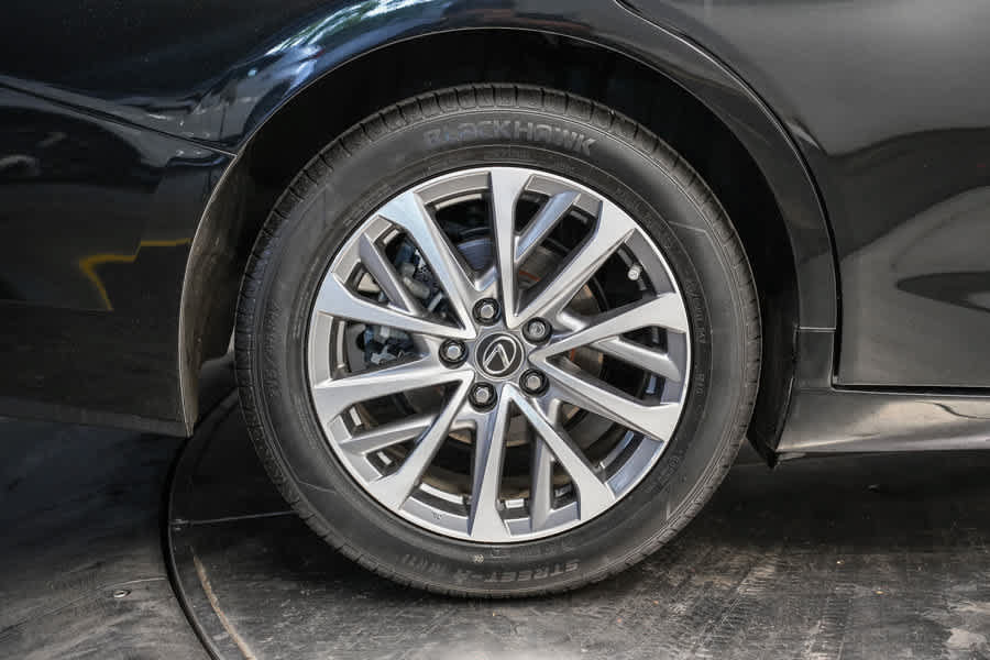 Used 2024 Lexus ES 350 w/ Accessory Package (Z2) FWD image 6