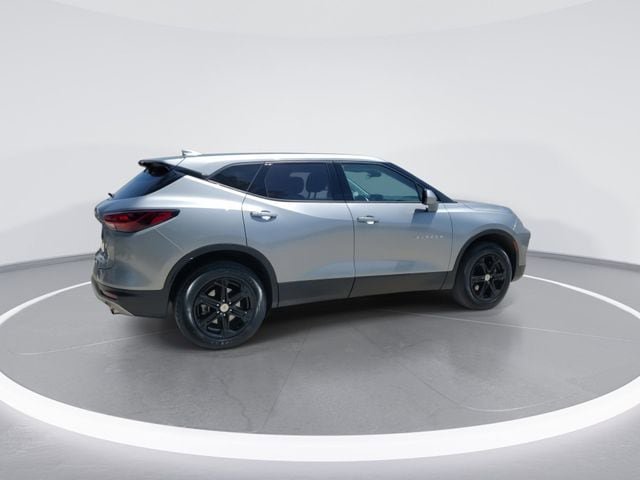 Used 2025 Chevrolet Blazer LT AWD/4WD image 9