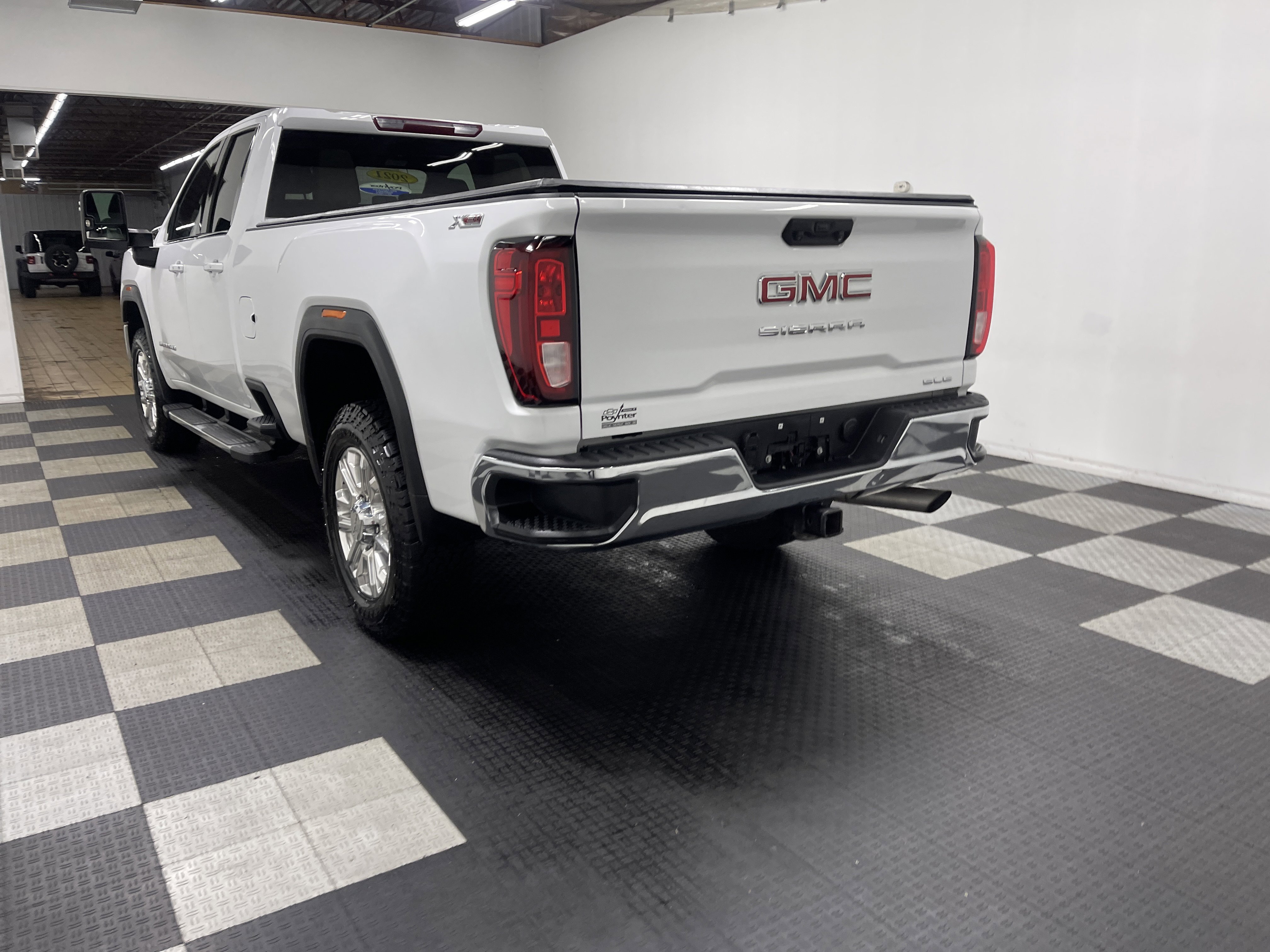 Used 2021 GMC Sierra 2500 SLE w/ SLE Value Package; AWD/4WD image 2