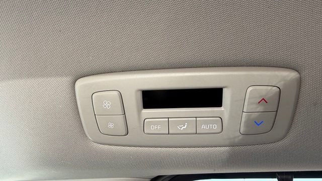 Used 2025 Kia Carnival EX FWD image 18