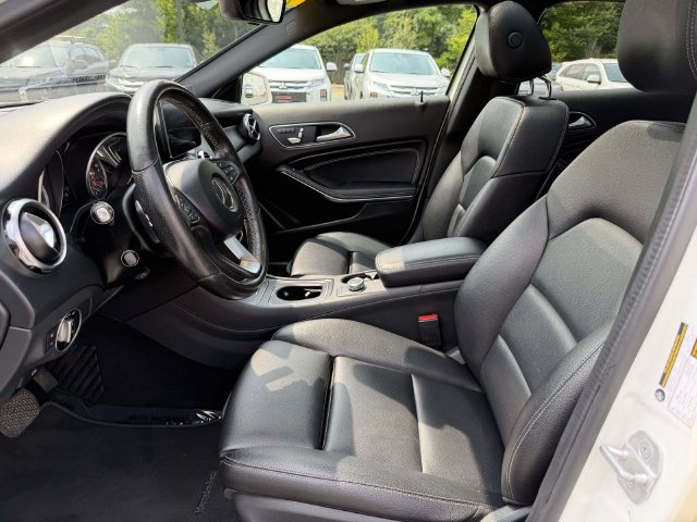 Used 2018 Mercedes-Benz GLA 250 4MATIC w/ Premium Package image 16