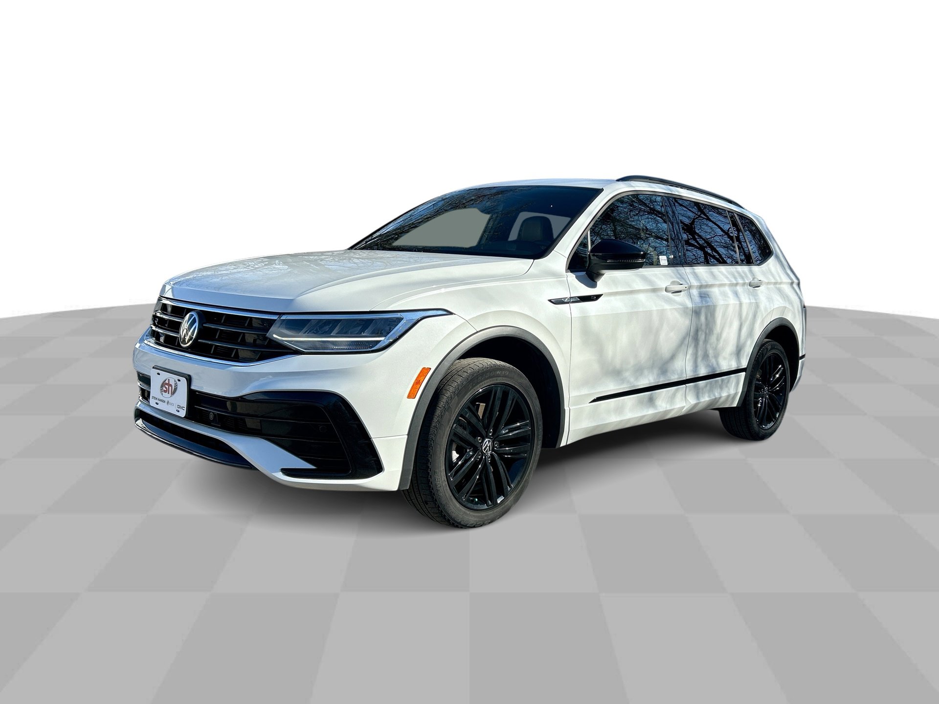 Used 2022 Volkswagen Tiguan SE R-Line image 1