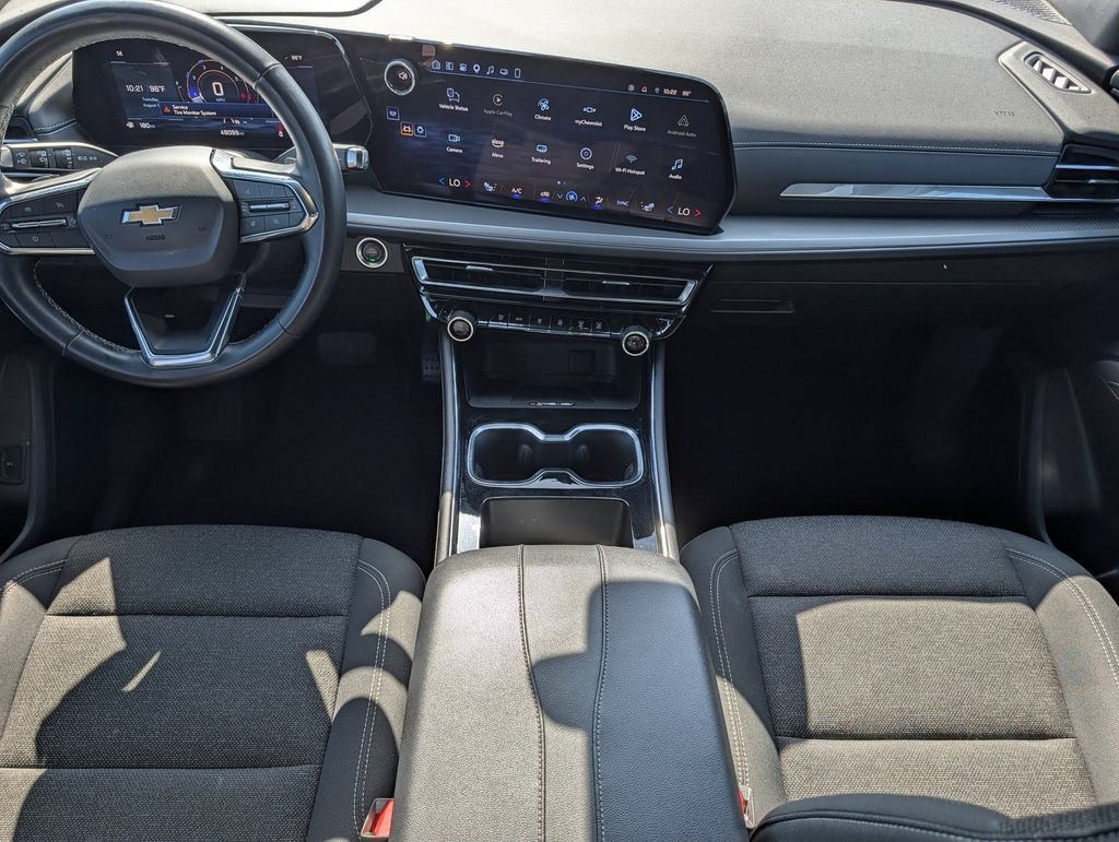 Used 2025 Chevrolet Traverse LT FWD image 12