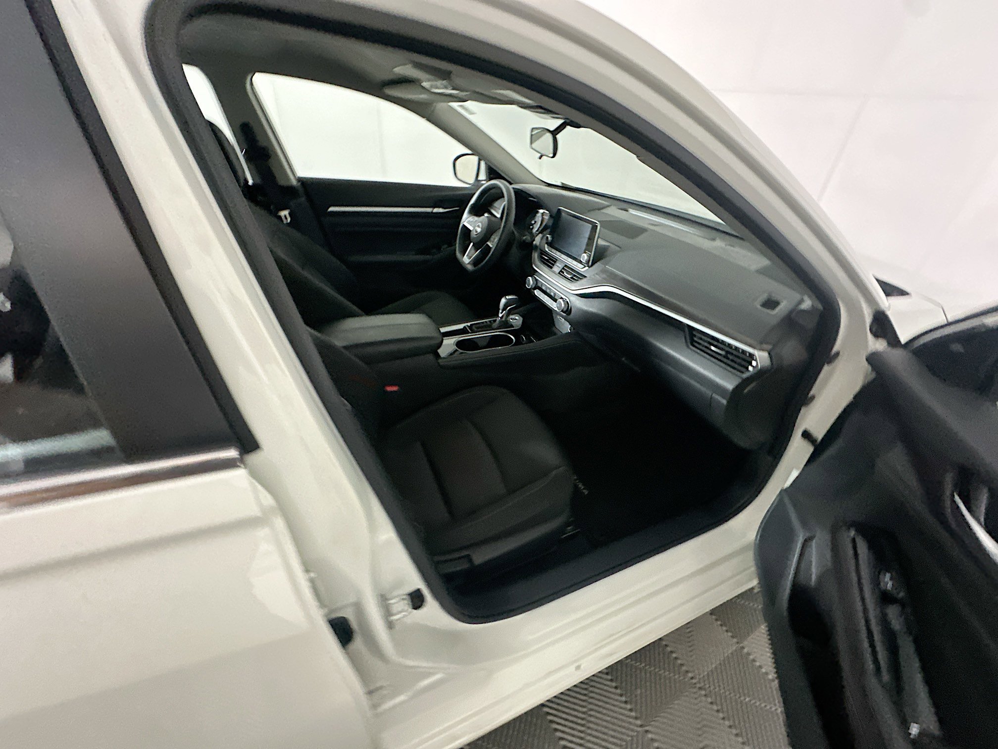 Used 2023 Nissan Altima 2.5 SV image 29