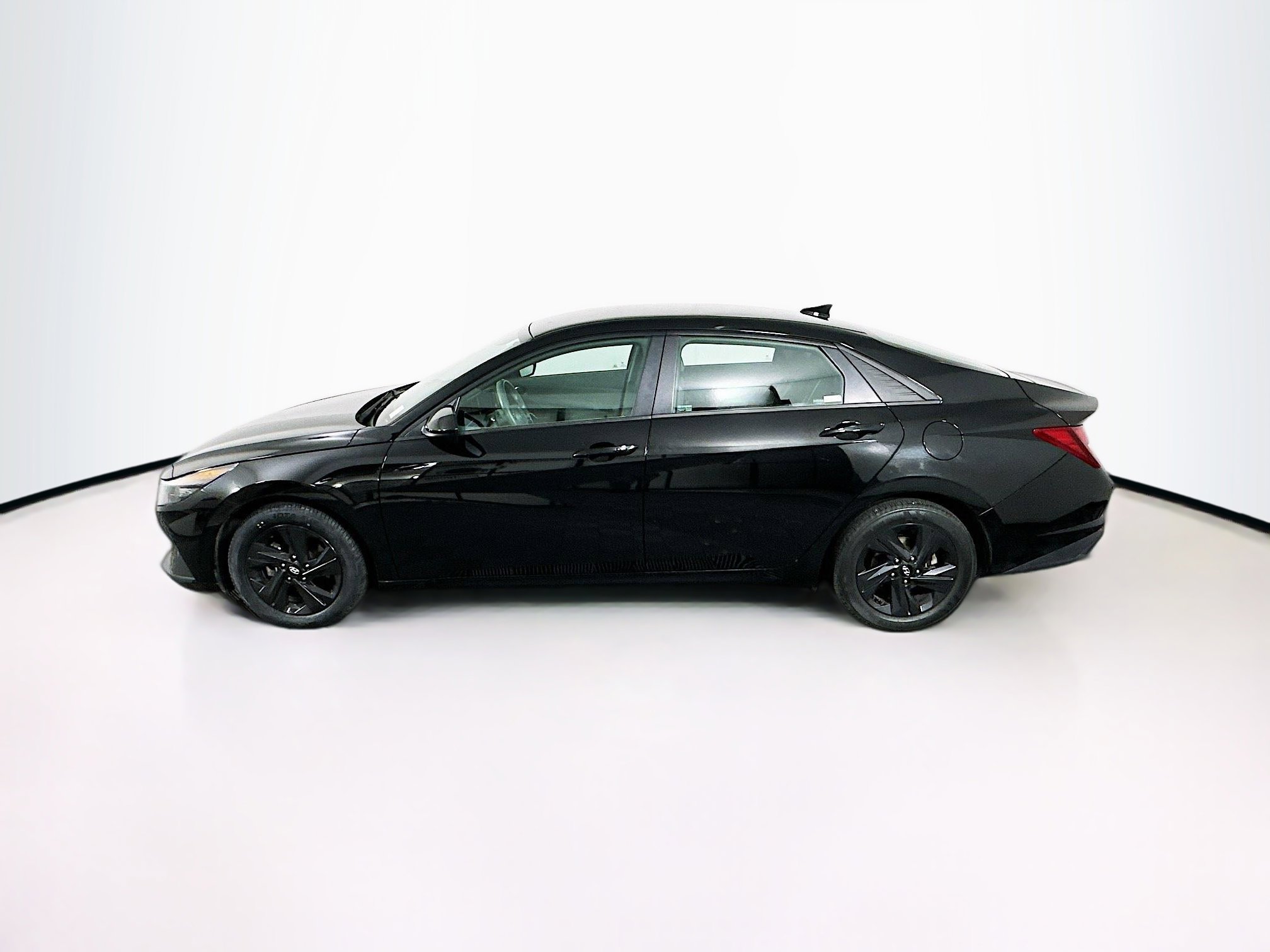 Used 2022 Hyundai Elantra SEL w/ Convenience Package image 4