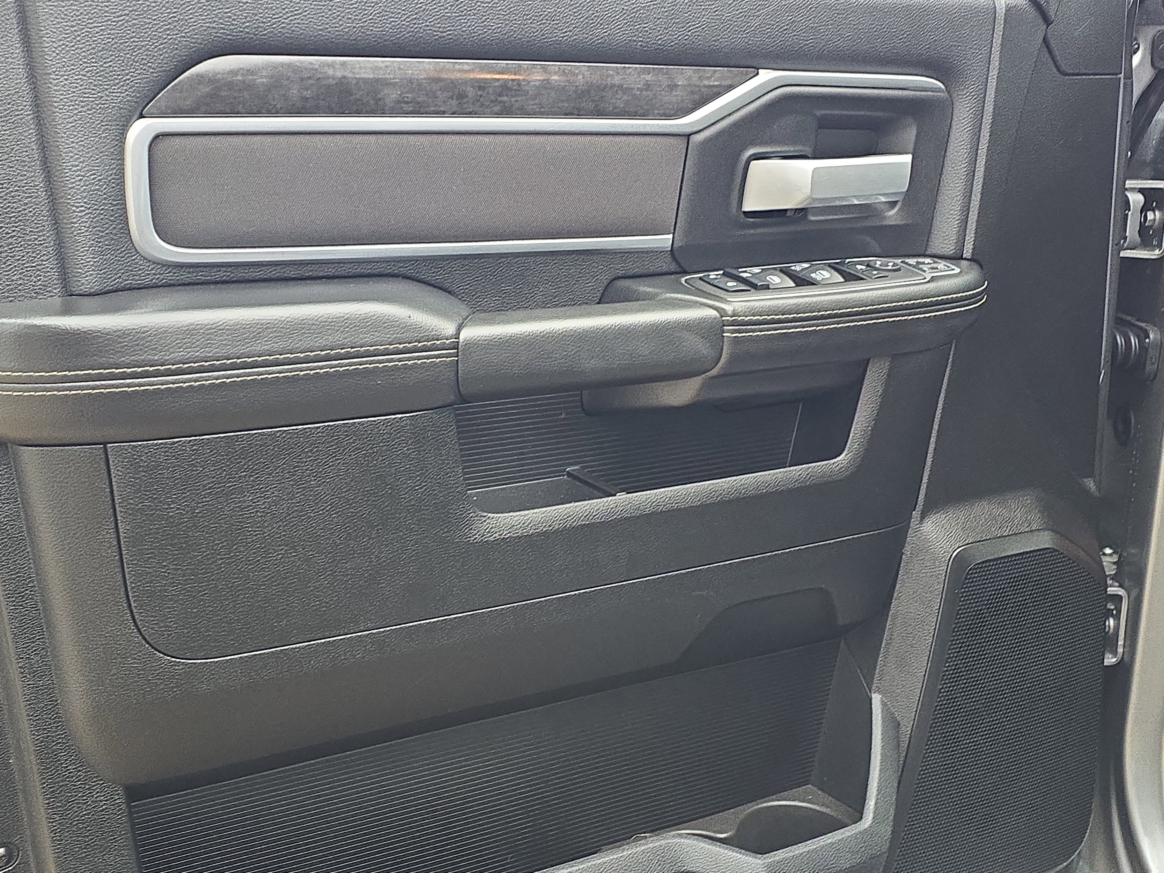 Used 2024 RAM 2500 Big Horn w/ Safety Group image 7